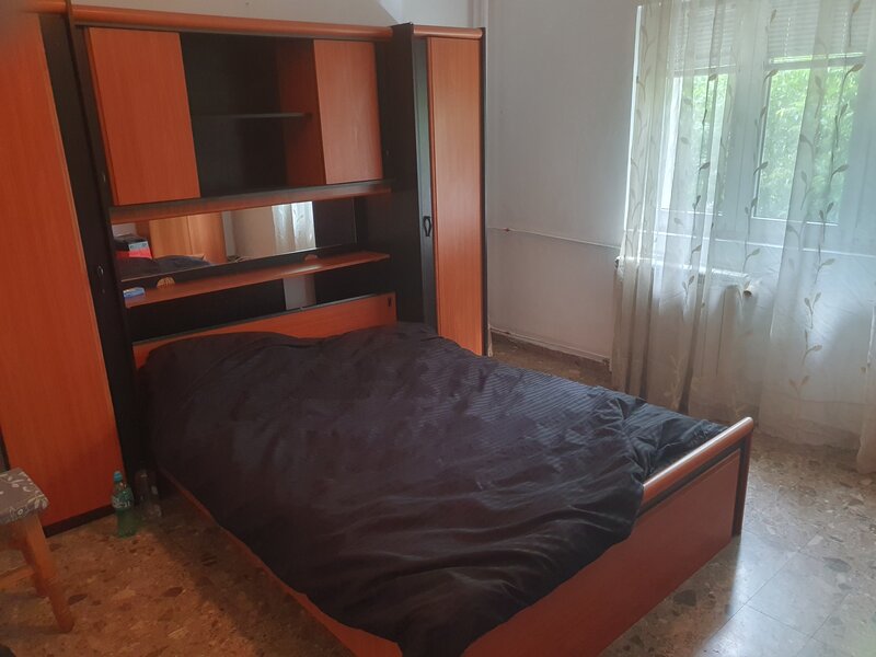 13 Septembrie- Novaci Vanzare 2 camere 2/8 dec, bl 89, reabilitat