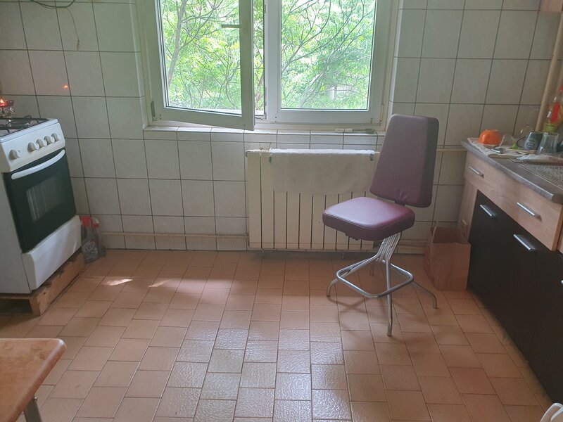 13 Septembrie- Novaci Vanzare 2 camere 2/8 dec, bl 89, reabilitat