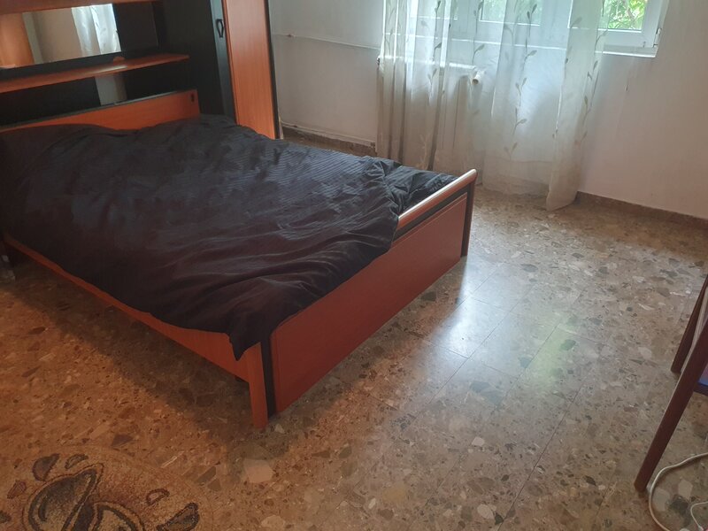 13 Septembrie- Novaci Vanzare 2 camere 2/8 dec, bl 89, reabilitat