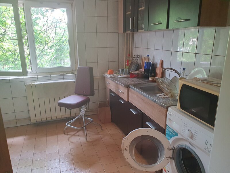 13 Septembrie- Novaci Vanzare 2 camere 2/8 dec, bl 89, reabilitat